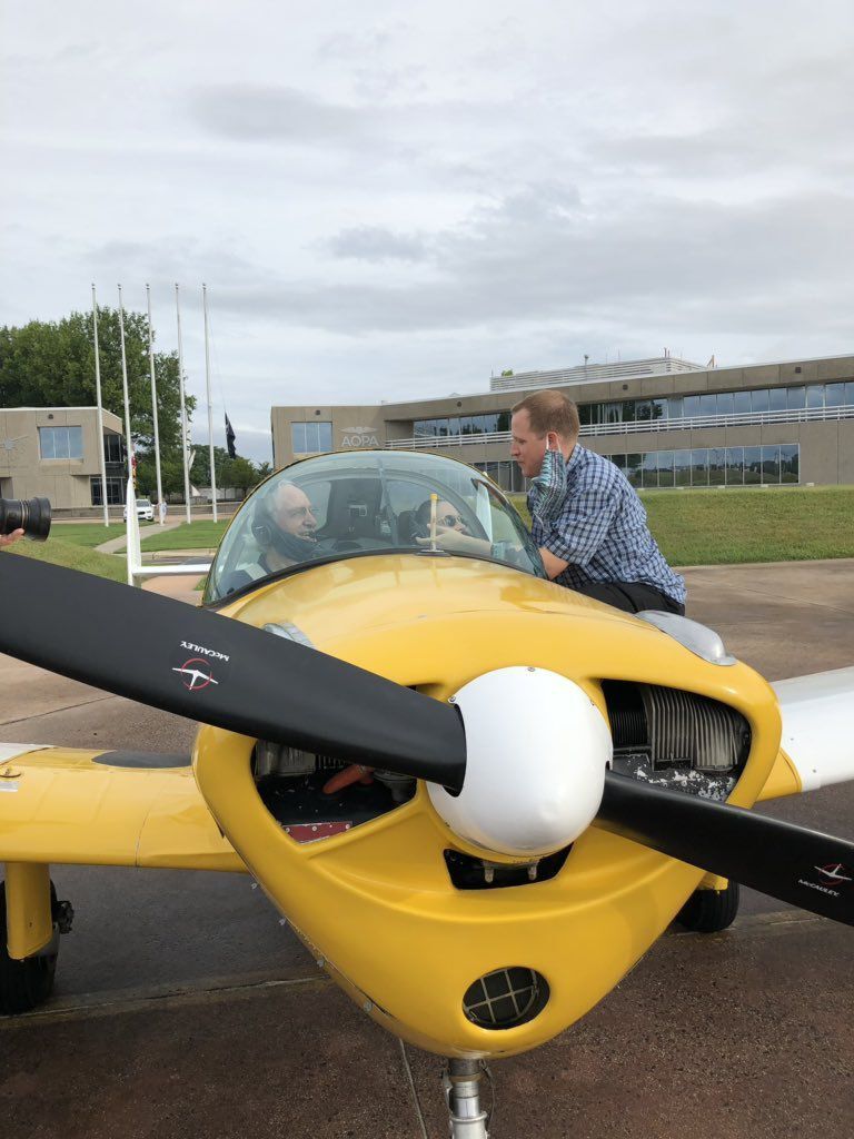 Harkin in plane
